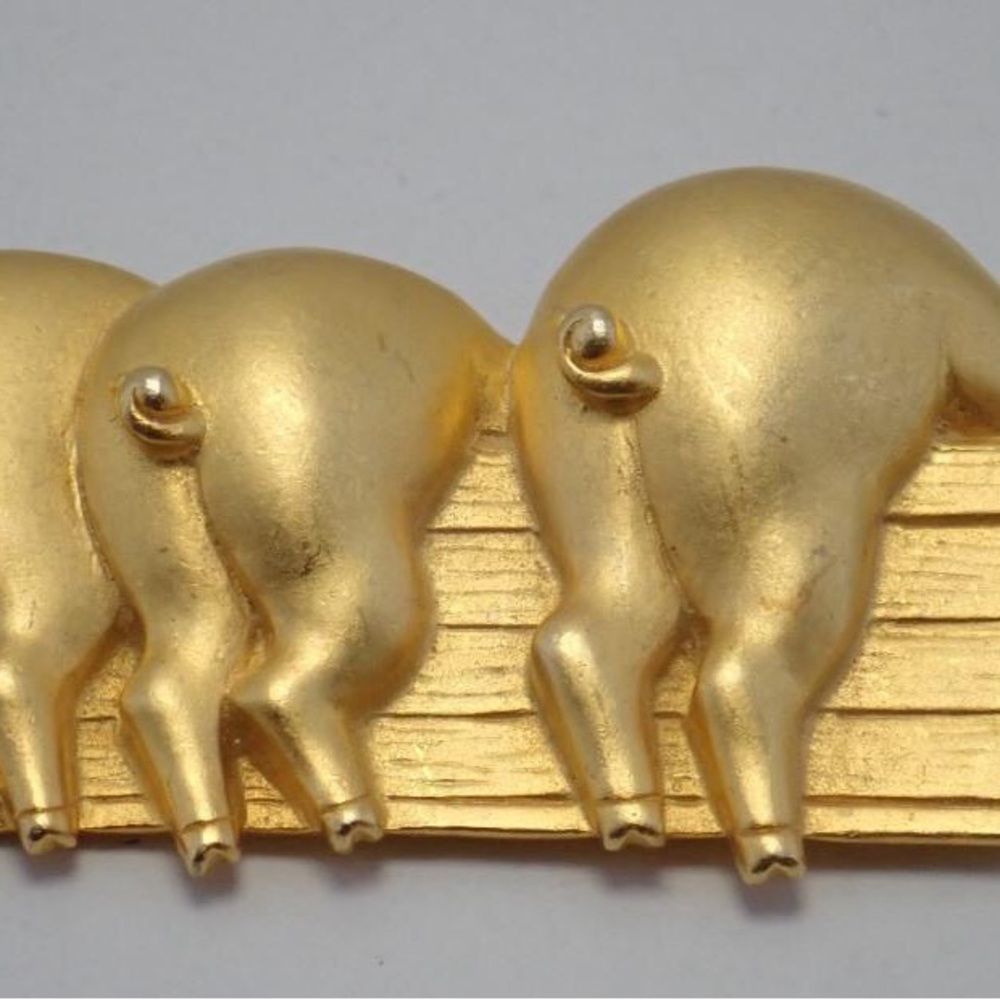 Vintage marked JJ pig “booty” Brooch